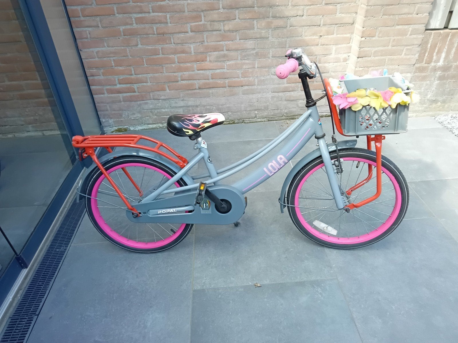 Popal meisjesfiets 20 inch met kratje voor op Nette staat, Fietsen en Brommers, Fietsen | Driewielers, Zo goed als nieuw, Ophalen