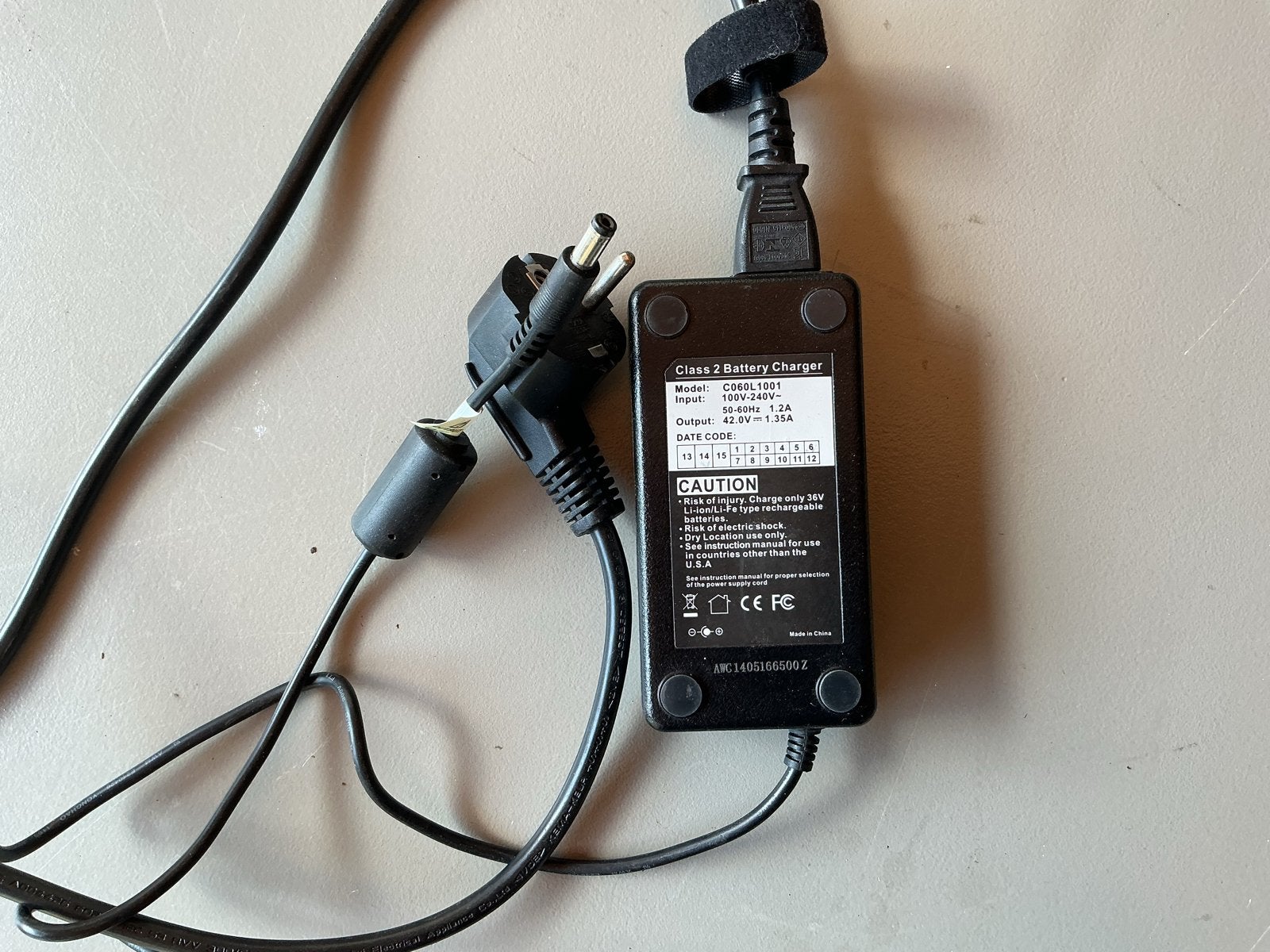 E-bike Accu 36V 9000mAh/324Wh met Lader 42V 1.35A, Ophalen of Verzenden, Gebruikt
