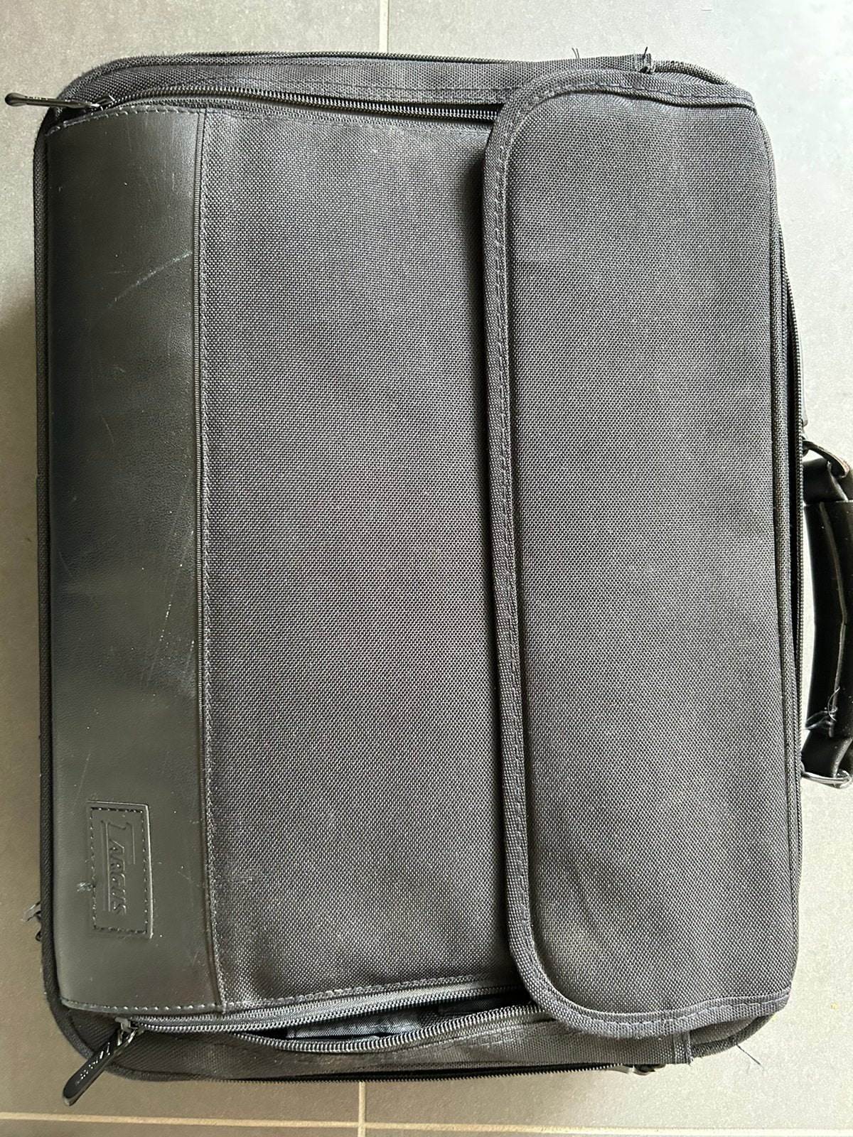 Targus laptoptas, 17 inch of meer, Ophalen of Verzenden, Zo goed als nieuw, Targus