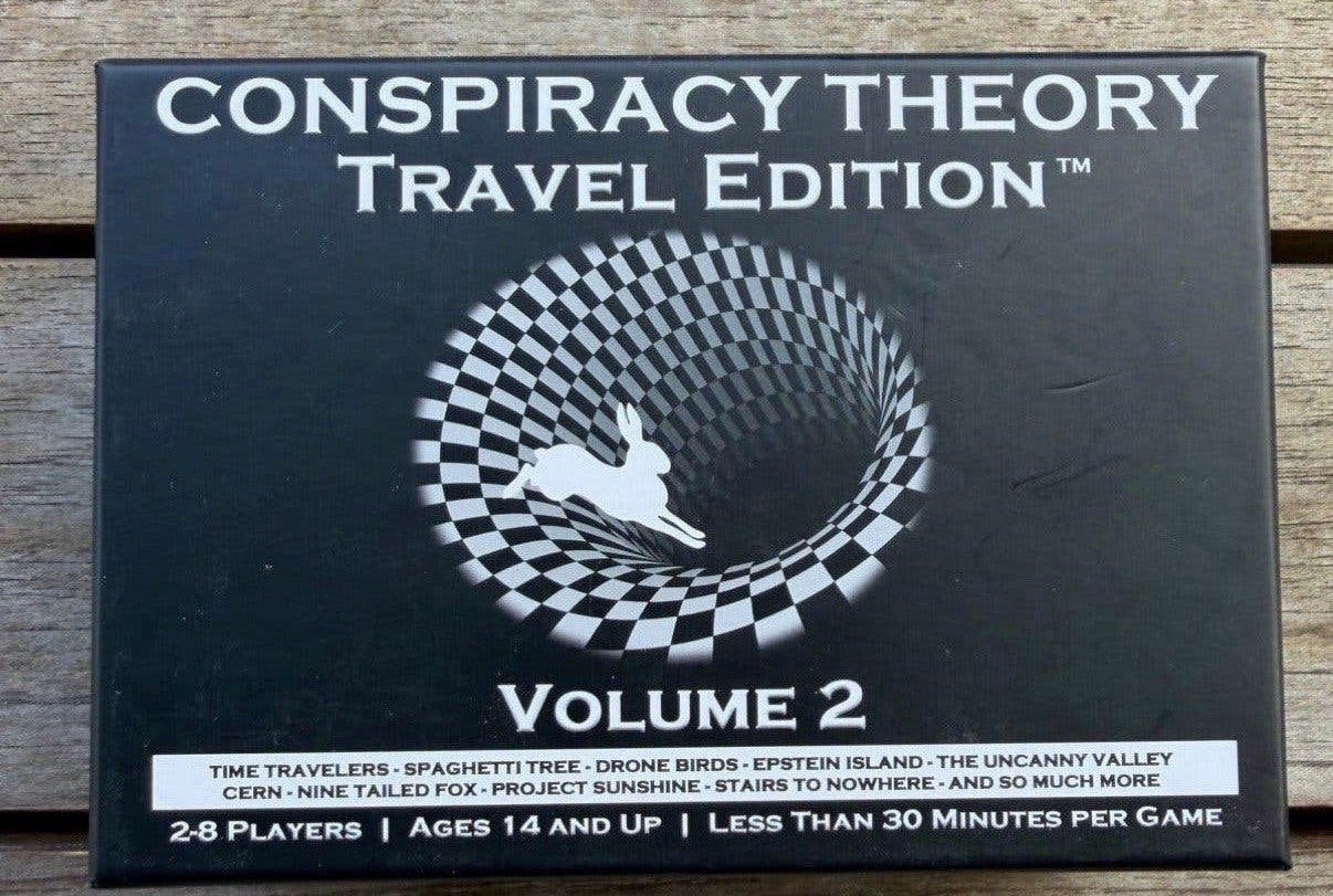 Conspiracy Theory Travel Edition Volume 2 - Trivia Spel, Ophalen of Verzenden, Zo goed als nieuw