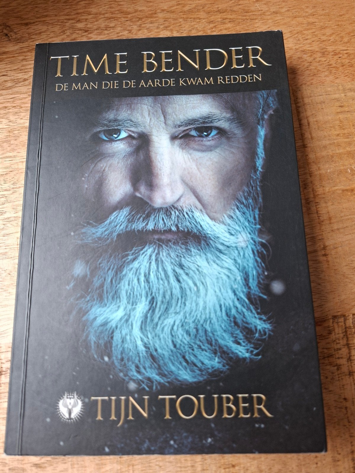 Time Bender: De Man Die De Aarde Kwam Redden, Ophalen of Verzenden, Gelezen, Tijn Touber, Nederland