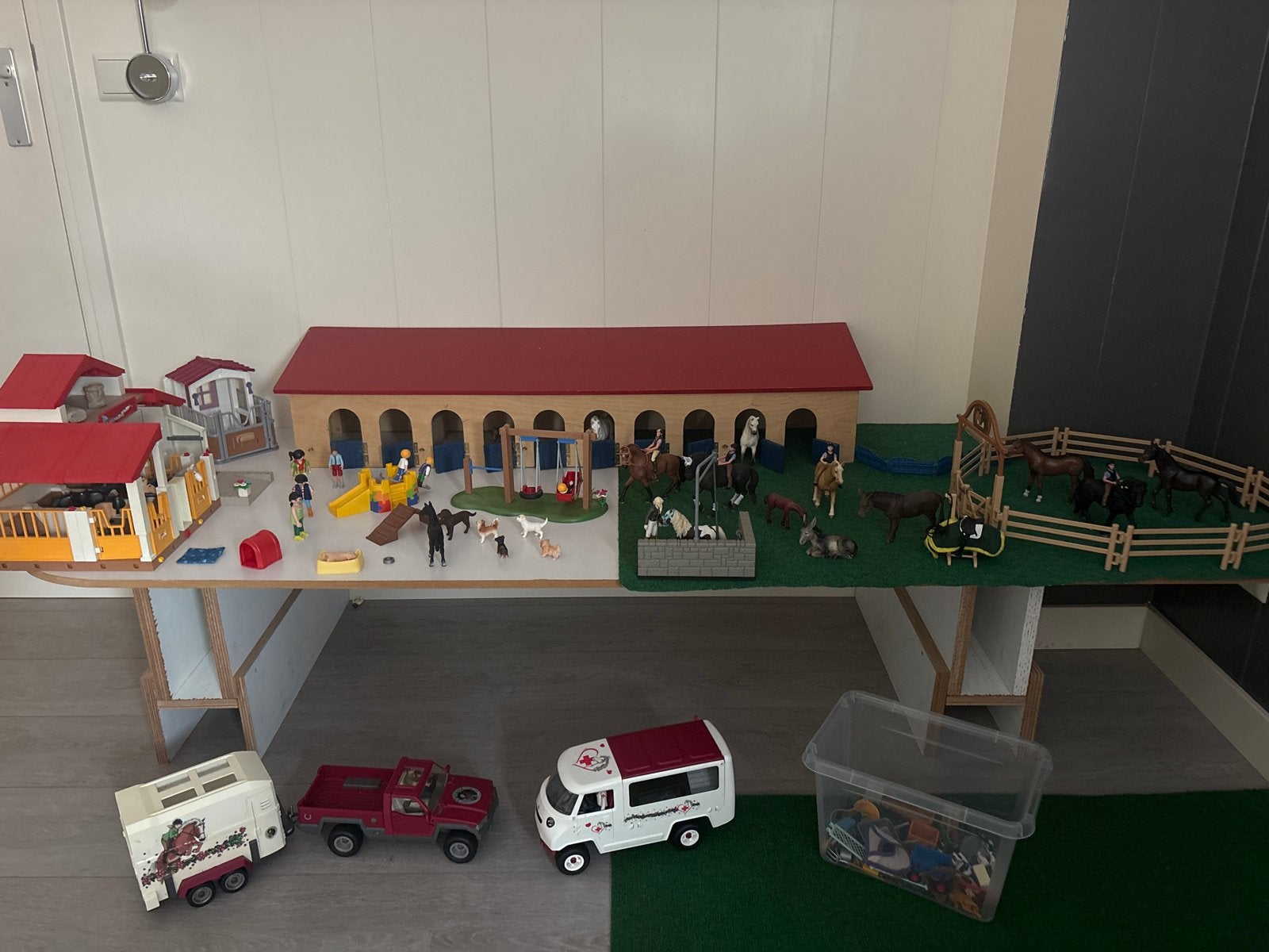 Grote Playmobil en Schleich paardenstal set, Ophalen, Gebruikt, Jongen of Meisje