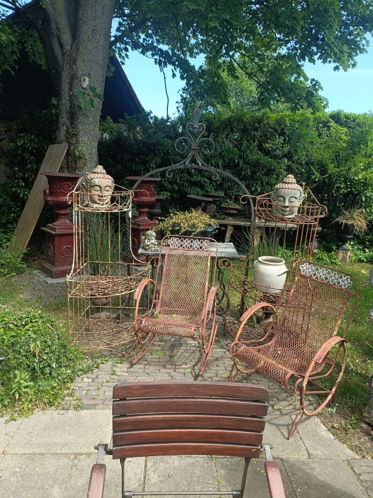 2 smeedijzeren antieke tuinstoelen, Ophalen, Gebruikt, Metaal
