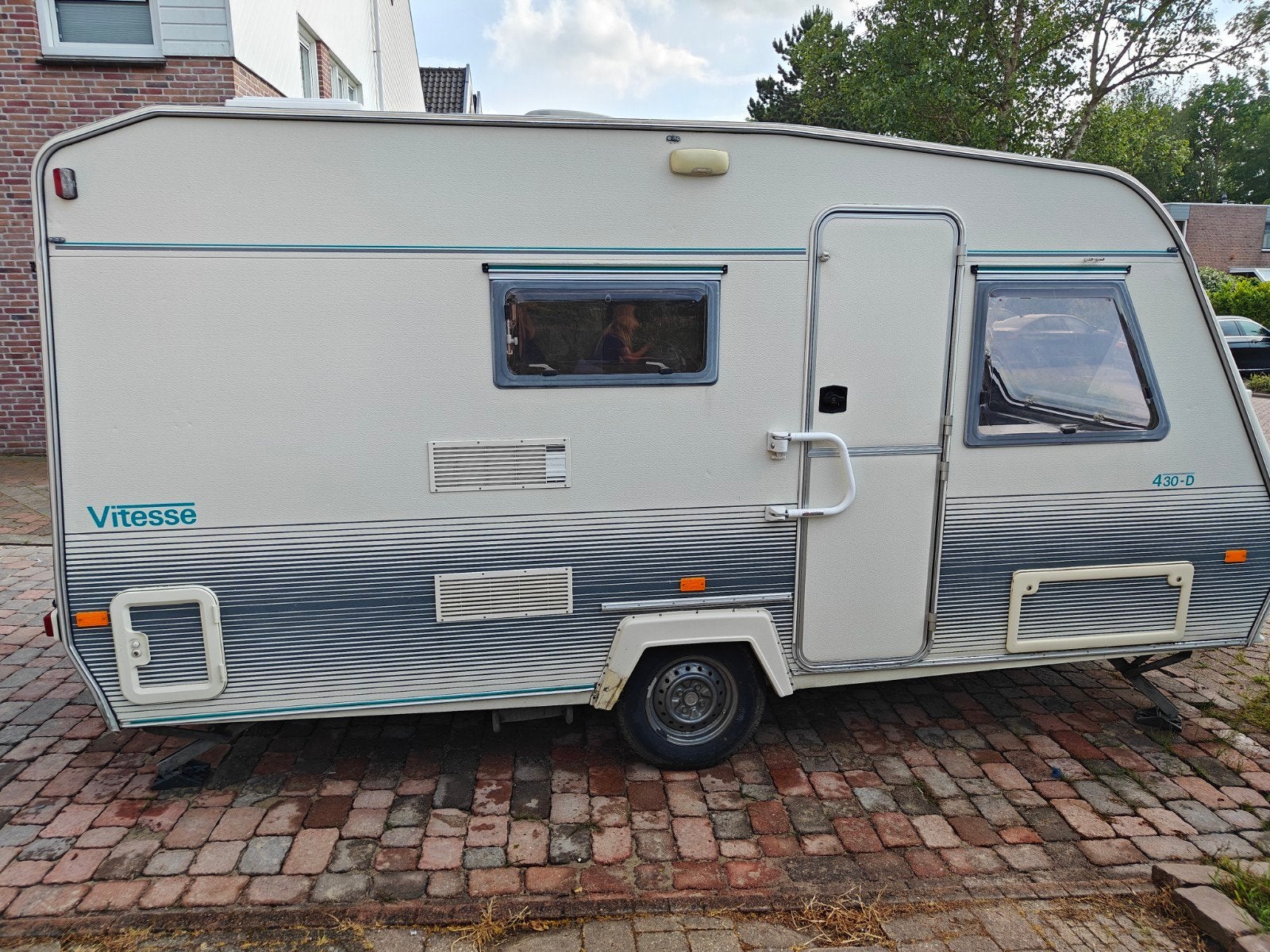 Beyerland vitesse 430D. Gewicht 719 kilo, Caravans en Kamperen, Particulier, Tot en met 4, Luifel, 500 - 750 kg