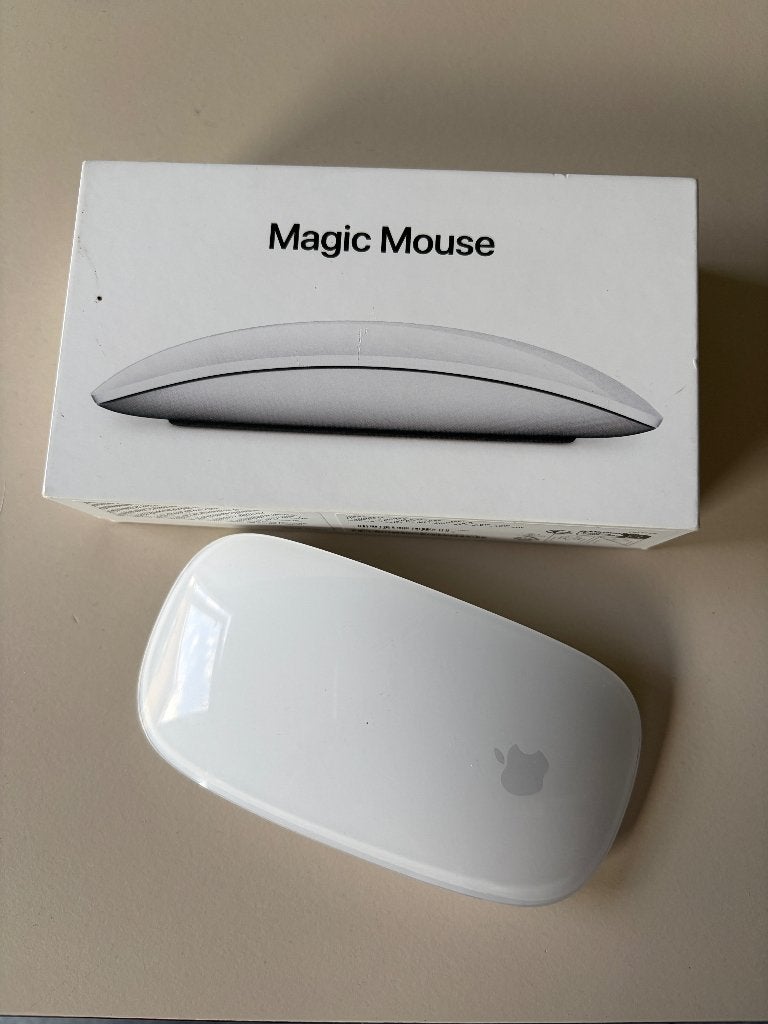 Apple Magic Mouse 2, Computers en Software, Muizen, Muis, Rechtshandig, Ophalen of Verzenden, Zo goed als nieuw