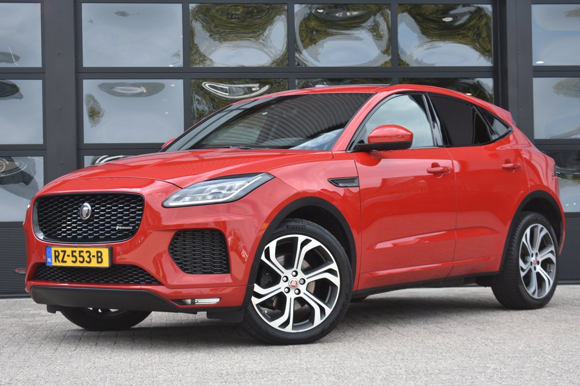 Jaguar E-PACE 2.0 D180 AWD First Edition '18 LED Pano Leder, Auto's, Automaat, 4 cilinders, Bedrijf, Diesel