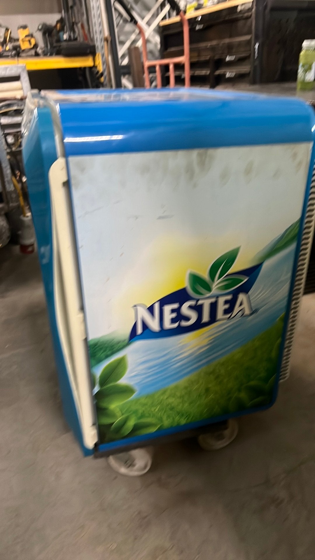 Nestea tafel koelkast, Ophalen, Zonder vriesvak, Minder dan 85 cm, Minder dan 75 liter