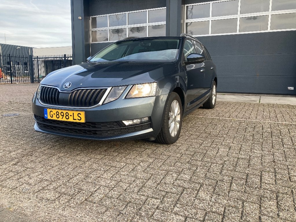 Skoda Octavia 1.0 TSI Automaat,Cc,Navi,Pdc,..., Stof, Zwart, 115 pk, 3 cilinders