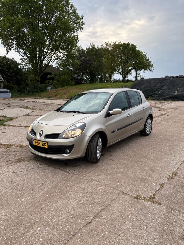 Renault Clio 1.4 16V 72KW 5-DRS E4 2006 Beige, Voorwielaandrijving, 4 cilinders, Beige, 1200 kg