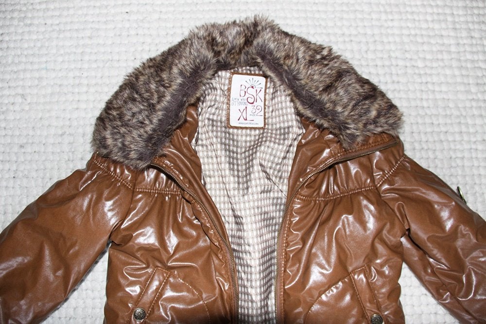 Zeer Mooie Warme BSK Jas (S) € 35,-, Kleding | Dames, Jassen | Winter, Bruin, Ophalen of Verzenden, Zo goed als nieuw, Maat 36 (S)
