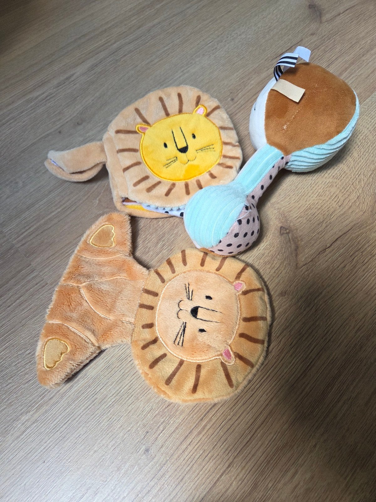 Knisperknuffel, knisperboekje en rammelaar, Ophalen, Zo goed als nieuw, Overige typen, Met geluid