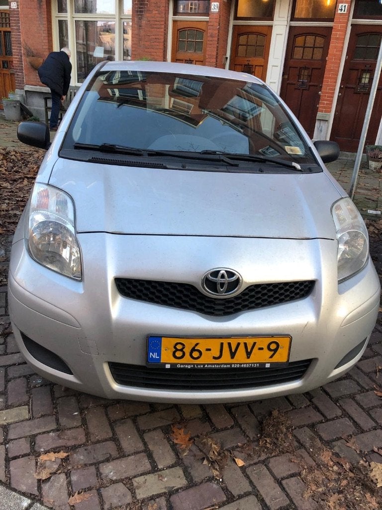 Toyota Yaris 1.0 12V Vvt-i 3DR Terra 2009 Grijs, Voorwielaandrijving, 532 kg, 40 €/maand, 750 kg