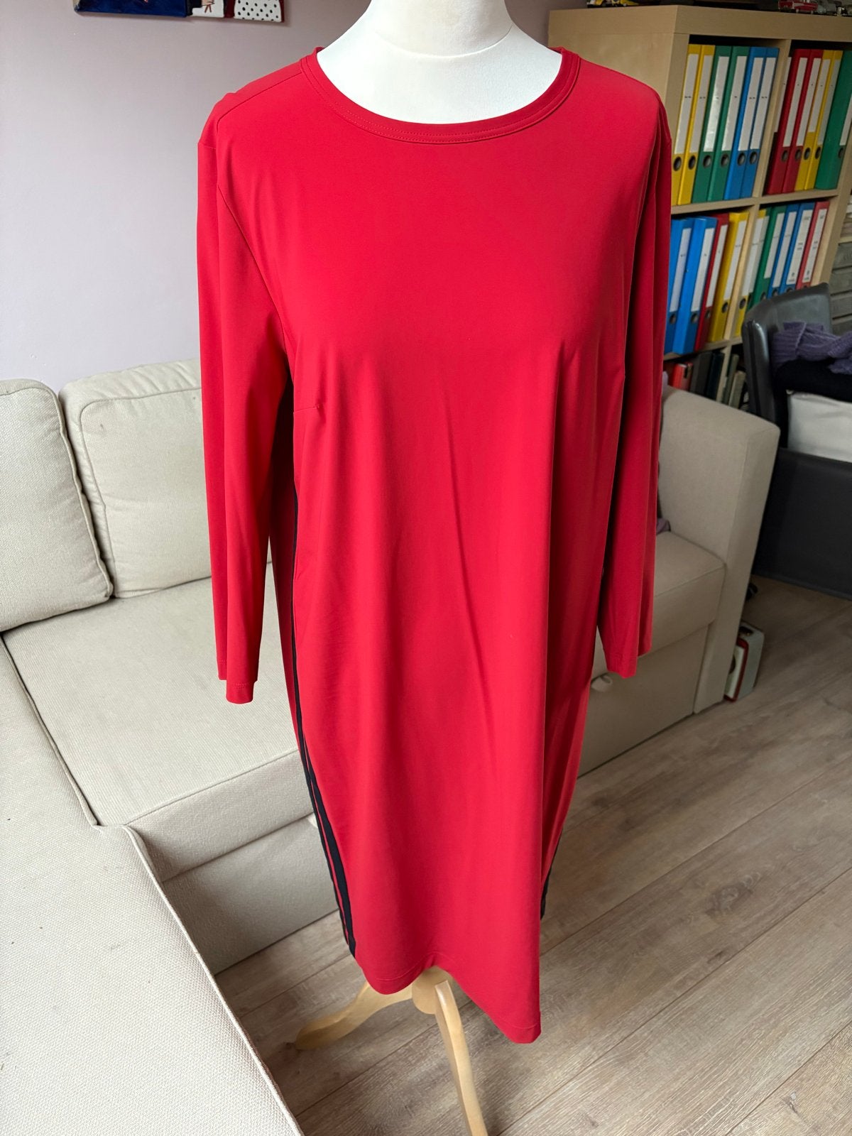 TRVL DRSS by Zenggi rode jurk met zwarte bies, maat XXL, Verzenden, Maat 46/48 (XL) of groter, Gedragen, Rood