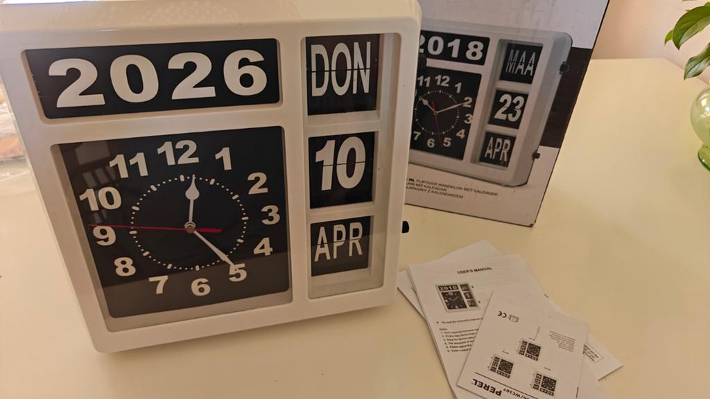 Flip (dementie) Klok met Kalender, Ophalen of Verzenden, Zo goed als nieuw, Analoog, Wekker of Tafelklok
