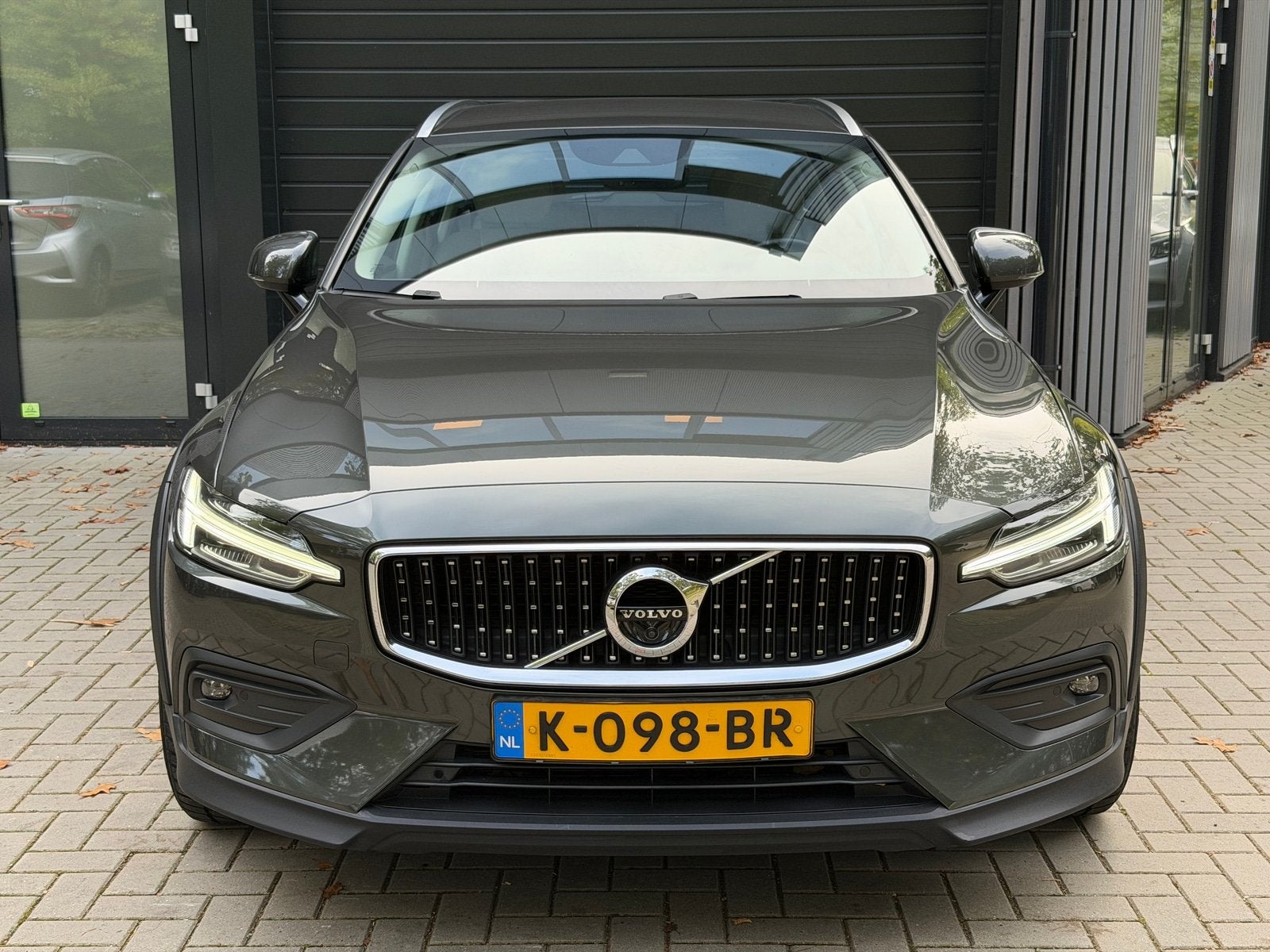 Volvo V60 Cross Country 2.0 B5 AWD Pro, 15 km/l, Euro 6, 4 cilinders, 1969 cc
