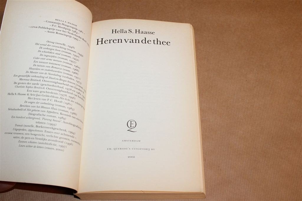 Heren van de Thee — Roman Java Hella Haasse, Ophalen of Verzenden, Gelezen