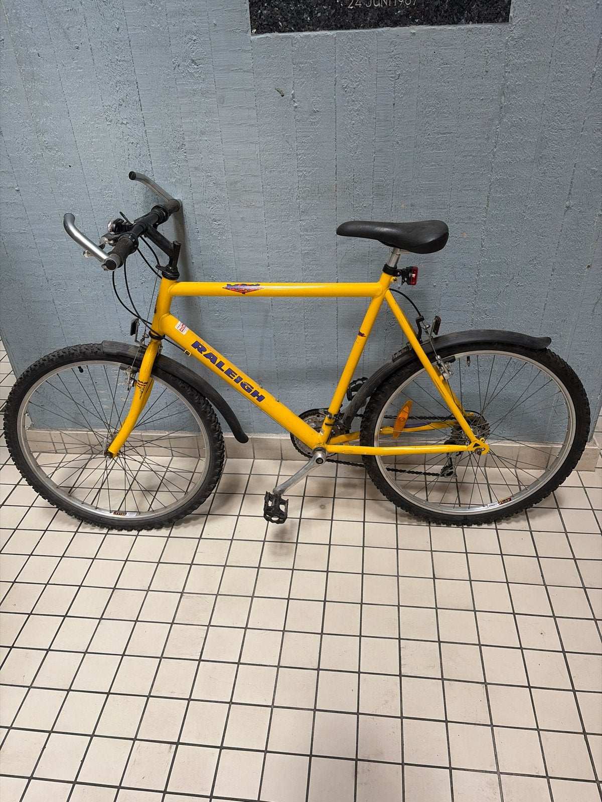 Goed onderhouden MTB 8 speed - Raleigh, Gebruikt, Geen vering, 53 tot 57 cm, Ophalen