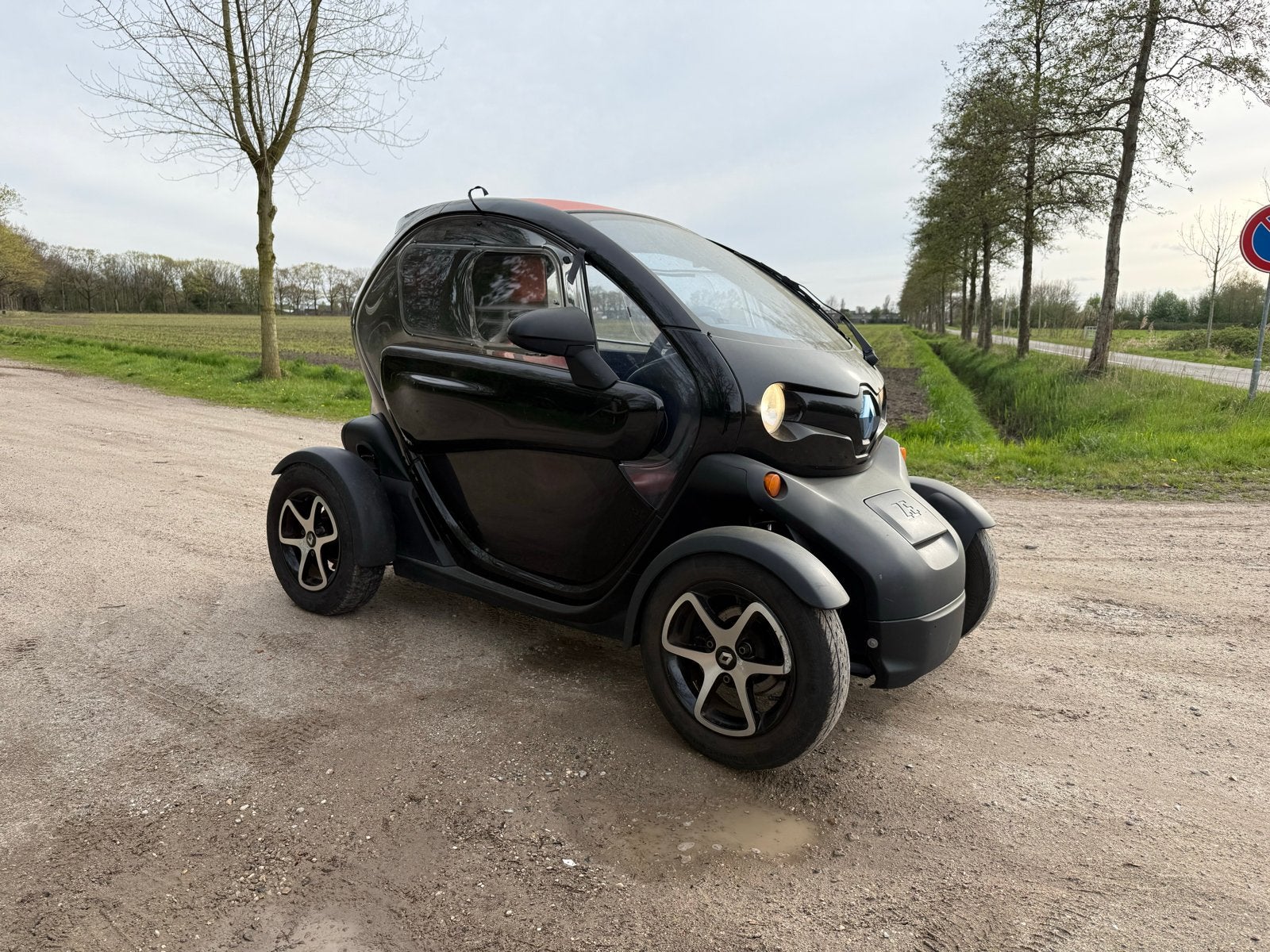 Renault Twizy uit 2012 met powerbox en zijruiten., Automaat, Achterwielaandrijving, Overige carrosserieën, Zwart