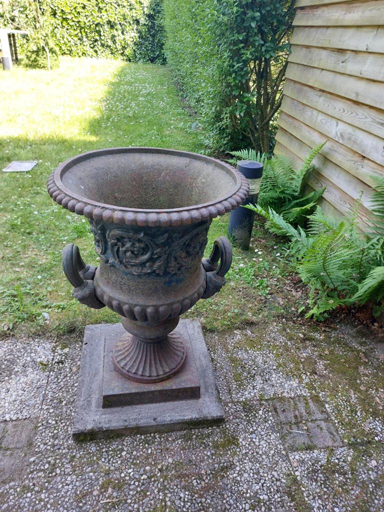 Gietijzeren Baardmanvaas 78cm met mooie patina, Ophalen