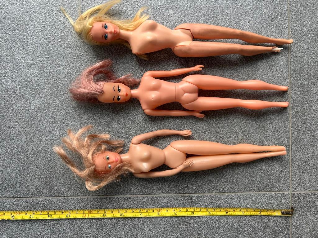 3 poppen, Barbie-achtig, voor onderdelen of restauratie, Ophalen, Gebruikt