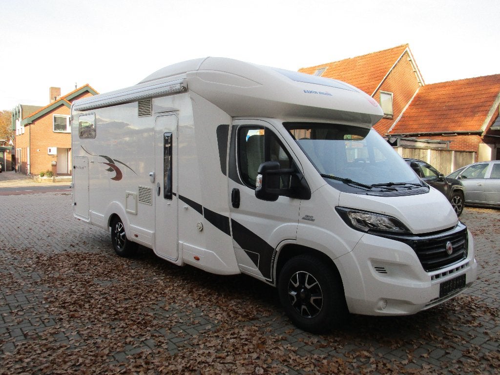 Eura Mobil Profila RS 720 EB / enkele bedden en hefbed, Fiat, 7 tot 8 meter, Bedrijf, Half-integraal