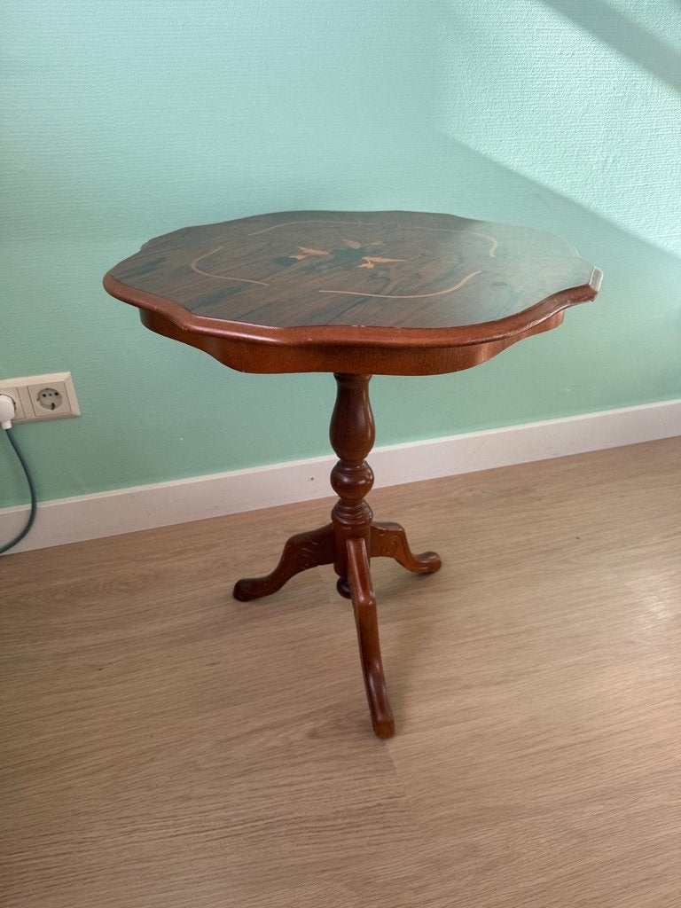 Vintage ronde bijzettafel met houtinlegwerk (Sorrento-stijl), Gebruikt, 55 tot 75 cm, Hout, Ophalen