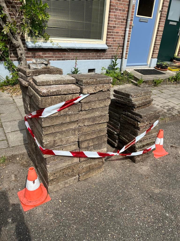 Tegels en betonnen borderranden, Ophalen, Gebruikt, 10 m² of meer, Beton