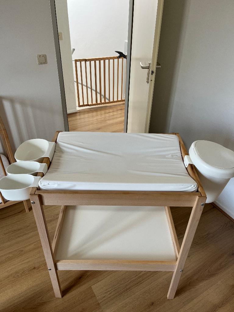 IKEA SNIGLAR Changing Table, Minder dan 75 cm, 50 tot 70 cm, Zo goed als nieuw, Commode