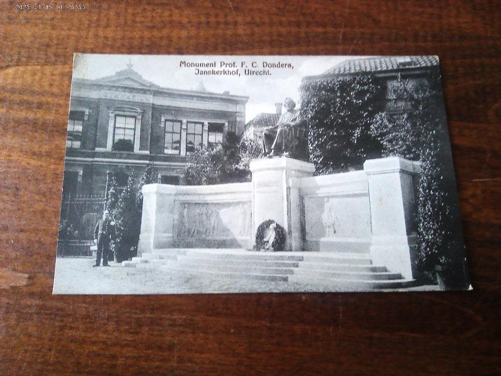 W33 - Utrecht - Monument Prof Donders - Mooi/Oud, Ophalen of Verzenden, 1920 tot 1940, Utrecht