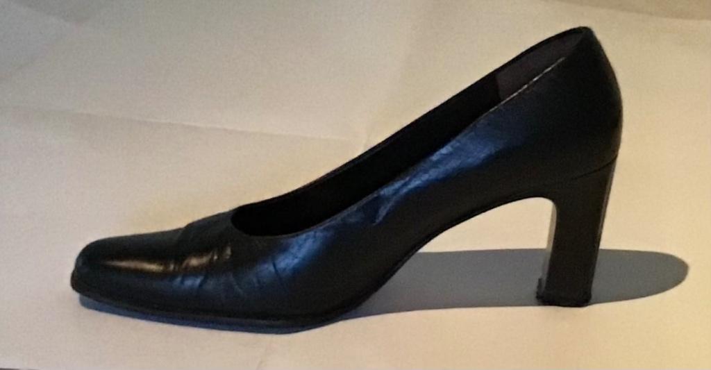 Elegante damesschoenen merk Caravelle maat 39 1/2, Kleding | Dames, Schoenen, Ophalen of Verzenden, Zo goed als nieuw, Zwart, Schoenen met hoge hakken