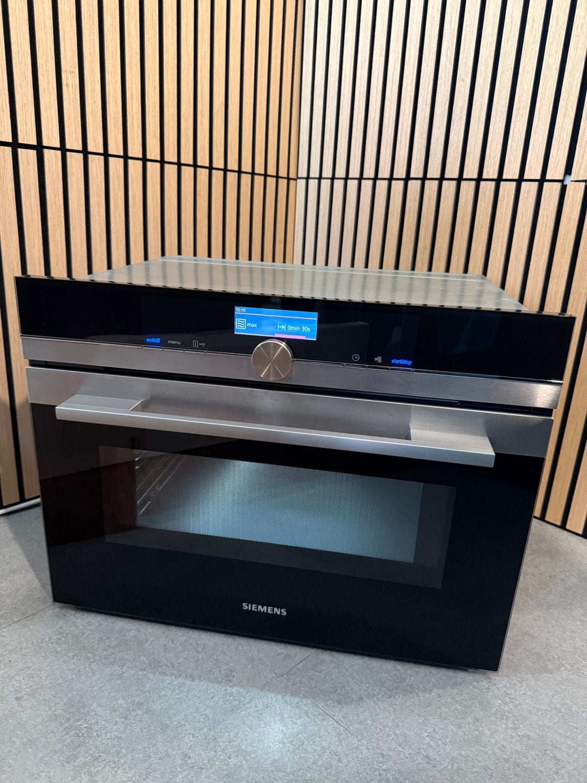 Siemens IQ700 compacte oven met magnetron, Ophalen, Zo goed als nieuw, Magnetronfunctie, Draaiplateau