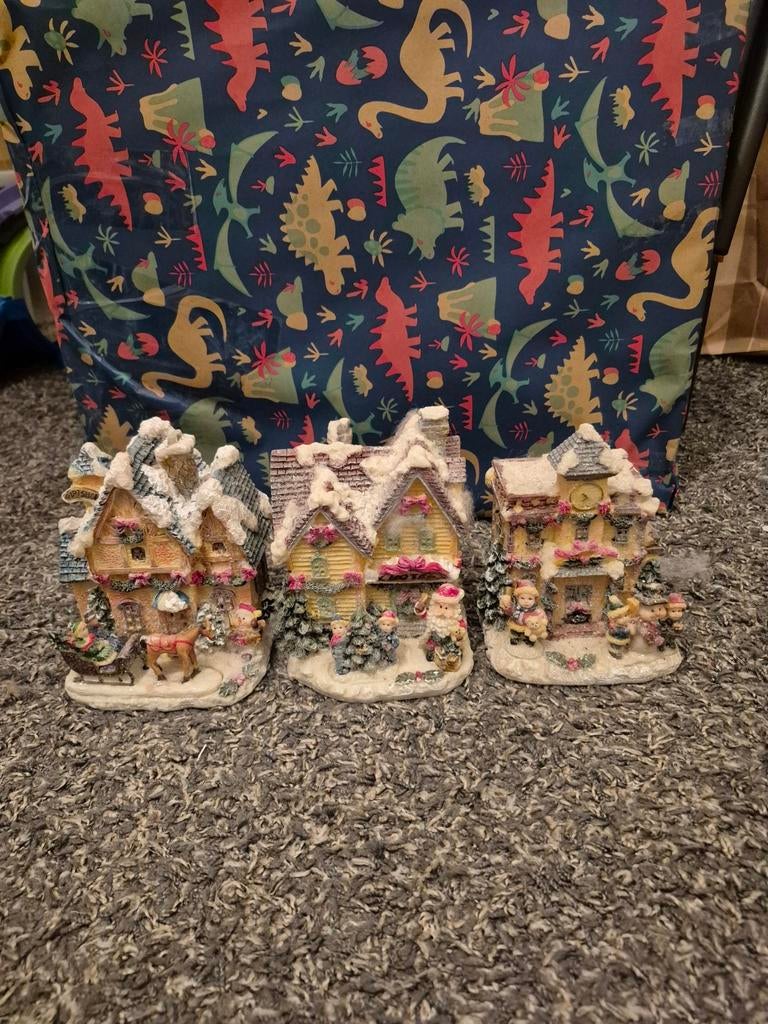 Kersthuisjes 3 stuks, Diversen, Kerst, Ophalen of Verzenden, Zo goed als nieuw
