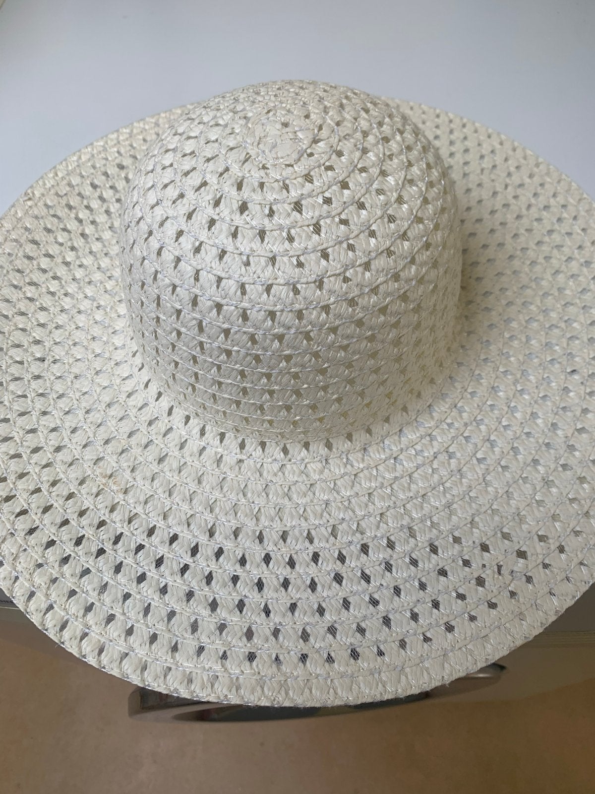 Stijlvolle witte zomerhoed met brede rand nieuw, Kleding | Dames, Ophalen, Nieuw, One size fits all, Hoed