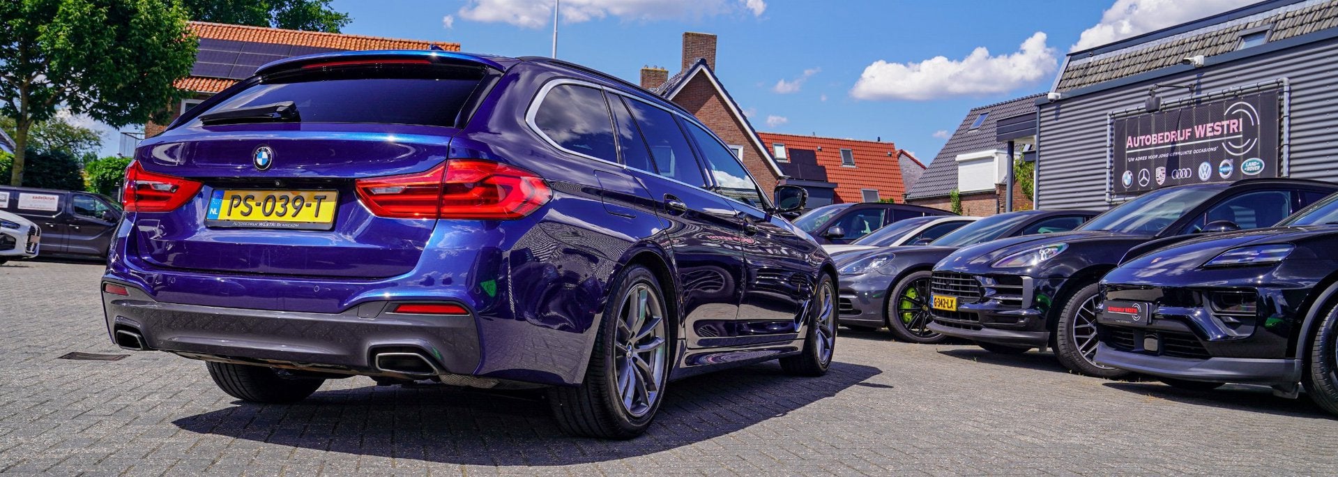 BMW 5-serie Touring 520i High Executive | M-pakket | Panoram, Auto's, BMW, Automaat, Achterwielaandrijving, Gebruikt, 4 cilinders