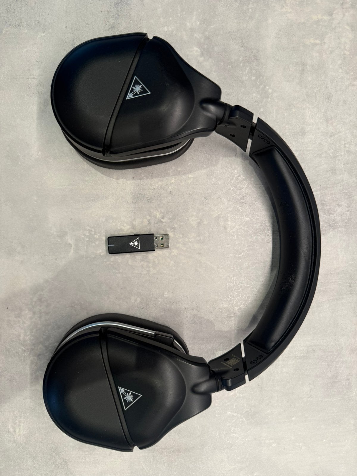 Foto 4 van Xbox Series X met 2 Controllers, Headset en Doos