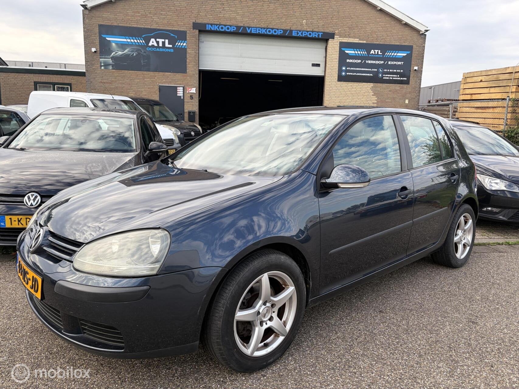 Zeer NETTE Volkswagen Golf 5 1.6 FSI ! DEALER ONDR Apk 08/27, Auto's, Voorwielaandrijving, Dealer onderhouden, 1195 kg, Gebruikt