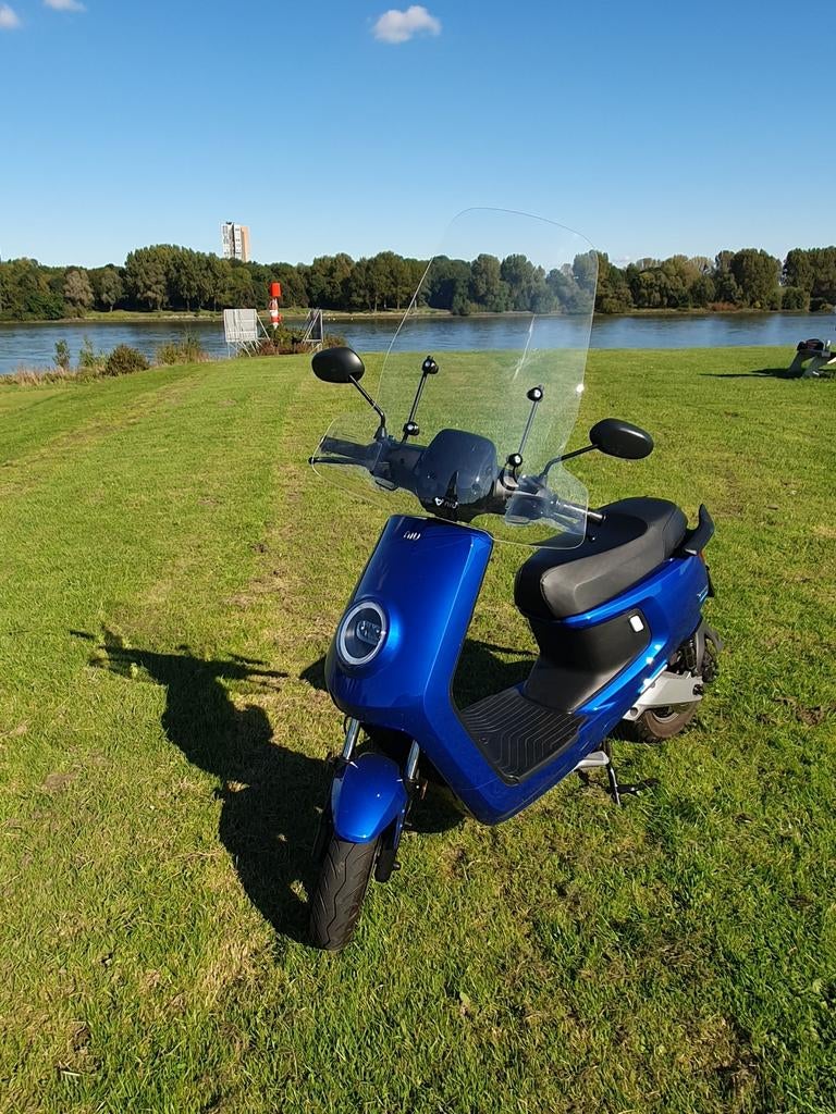 NIU Elektrische Scooter Blauw 5200km, Fietsen en Brommers, Ophalen, Zo goed als nieuw, Overige typen, Overige merken