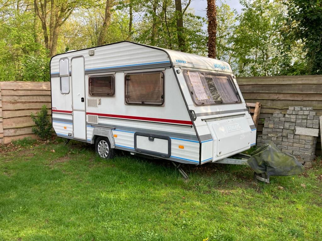 Te koop nette Bergland Himalaya 395 MKT, Caravans en Kamperen, Caravans, Koelkast, Treinzit, Dwarsbed, Particulier