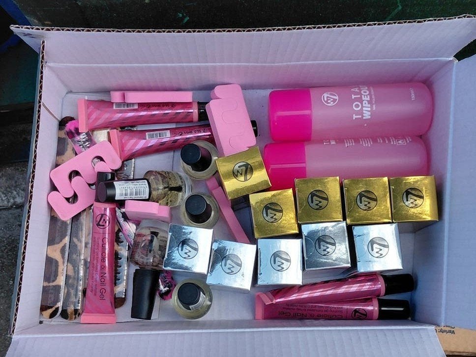 Partij van 32 stuks nieuwe nagel spullen cosmetica, Overige kleuren, Nieuw, Ophalen of Verzenden, Handen en Nagels
