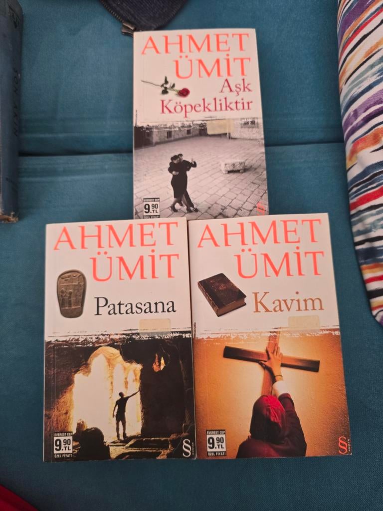 Ahmet Ümit - 3 boeken: Aşk Köpekliktir, Patasana, Kavim, Ophalen, Gelezen, Ahmet Ümit
