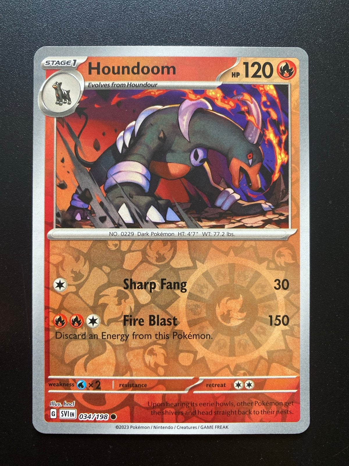 Houndoom 034/198 Reverse Holo Scarlet & Violet Base, Hobby en Vrije tijd, Verzamelkaartspellen | Pokémon, Ophalen of Verzenden