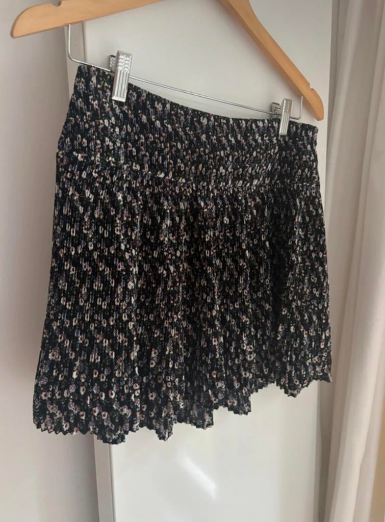 H&M Trend geheel nieuwe plissé rokje, korte rok, maat S/M, Kleding | Dames, Rokken, Zwart, Nieuw, Ophalen of Verzenden, Maat 36 (S)