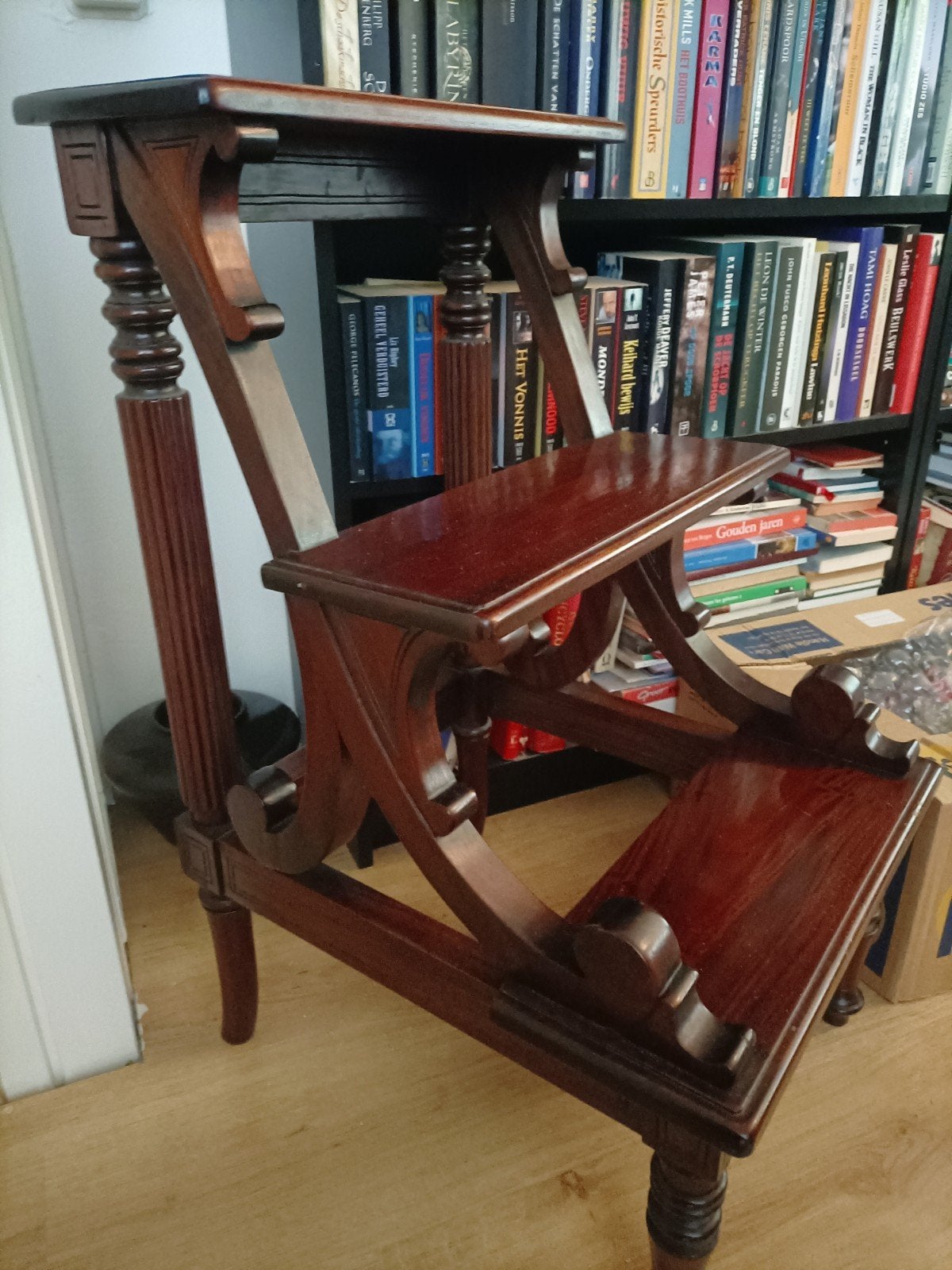 Bibliotheektrap, Ophalen of Verzenden