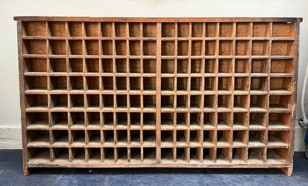 Antieke KEUKEN VOORRAADKAST (Zeldzaam) 128 Vakjes VAKKENKAST, Ophalen, Gebruikt, 100 tot 150 cm, Bruin