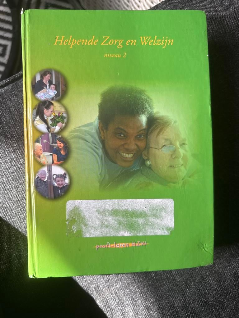 Hulpende Zorg en Welzijn niveau 2 - Studieboek, Ophalen of Verzenden, Gamma, Gelezen, MBO