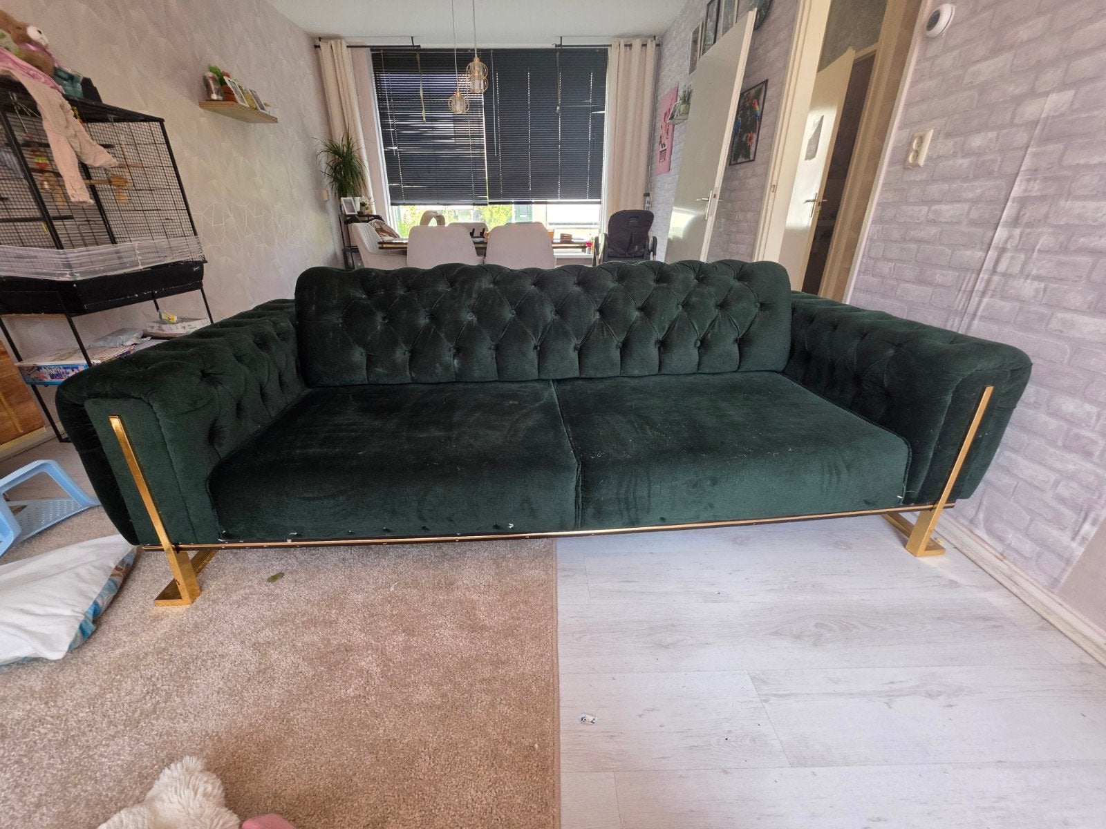 Donkergroene  bank met gouden accenten, Huis en Inrichting, Ophalen, Gebruikt, Driepersoons, 75 tot 100 cm