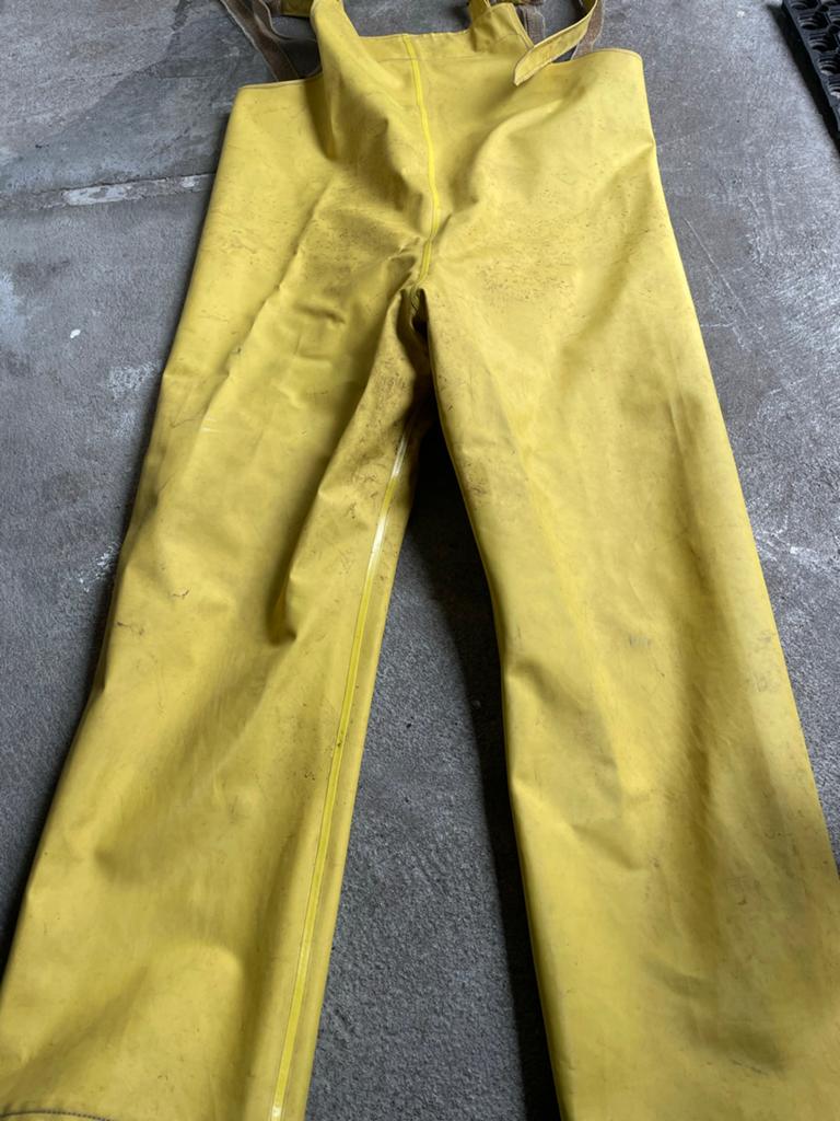 Gele regenbroek met bretels - Waterdicht, Ophalen of Verzenden, Gedragen