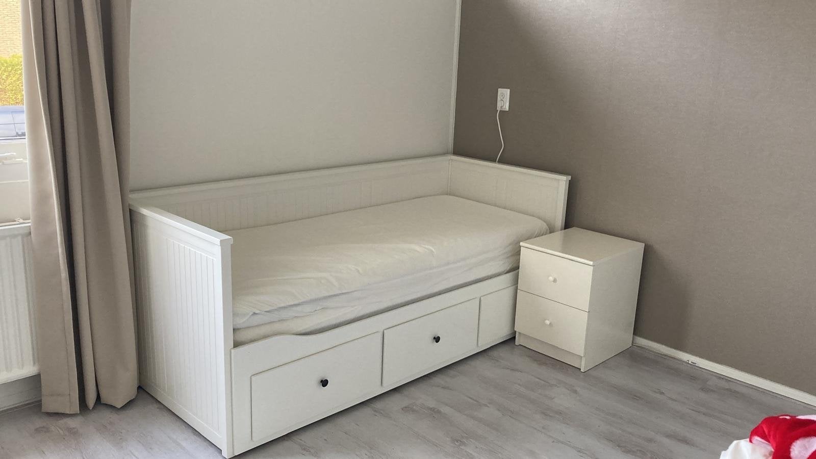 IKEA HEMNES uitschuifbed met 3 lades - Wit, Ophalen, Gebruikt, 70 tot 85 cm, Lattenbodem