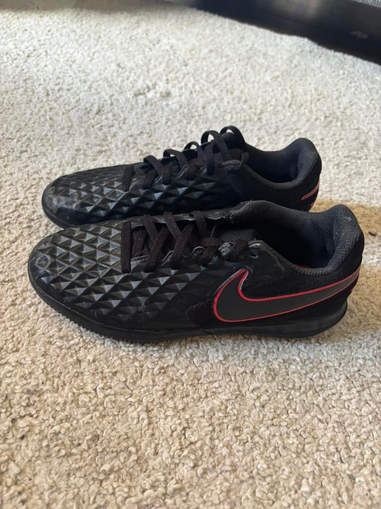 Nike Tiempo Legend 8 Club IC zaalschoenen maat 36.5, Maat XS of kleiner, Ophalen of Verzenden, Zo goed als nieuw, Schoenen