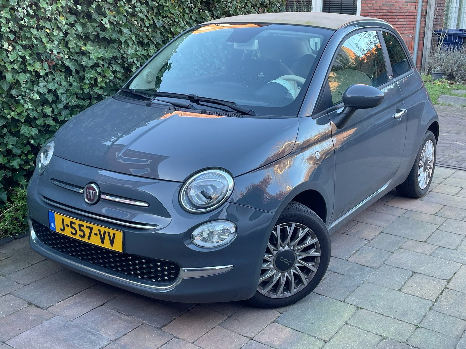Fiat 500 C 1.0 hybrid Cabriolet +groot onderhoud(1000eu), Auto's, Fiat, Voorwielaandrijving, Cabriolet, Leder en Stof, Overige kleuren